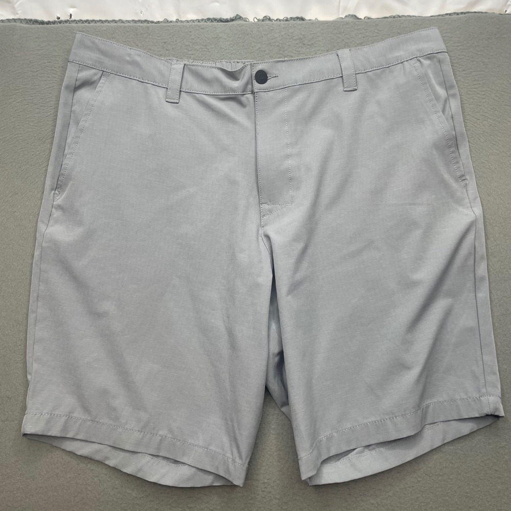 Banana Republic Men Shorts Polyester Blend 40 Grey Modern Performance Golf